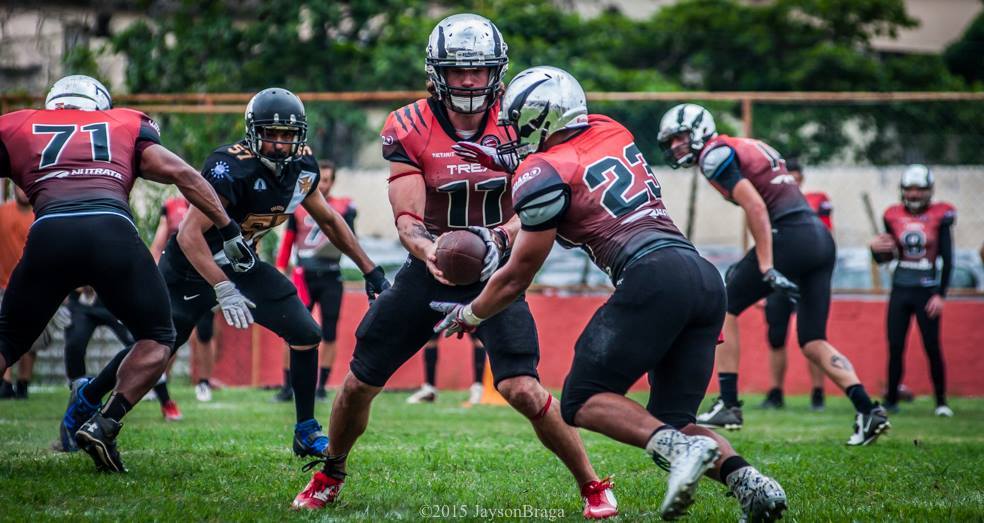 6-t-rex-football-foto-de-jayson-braga