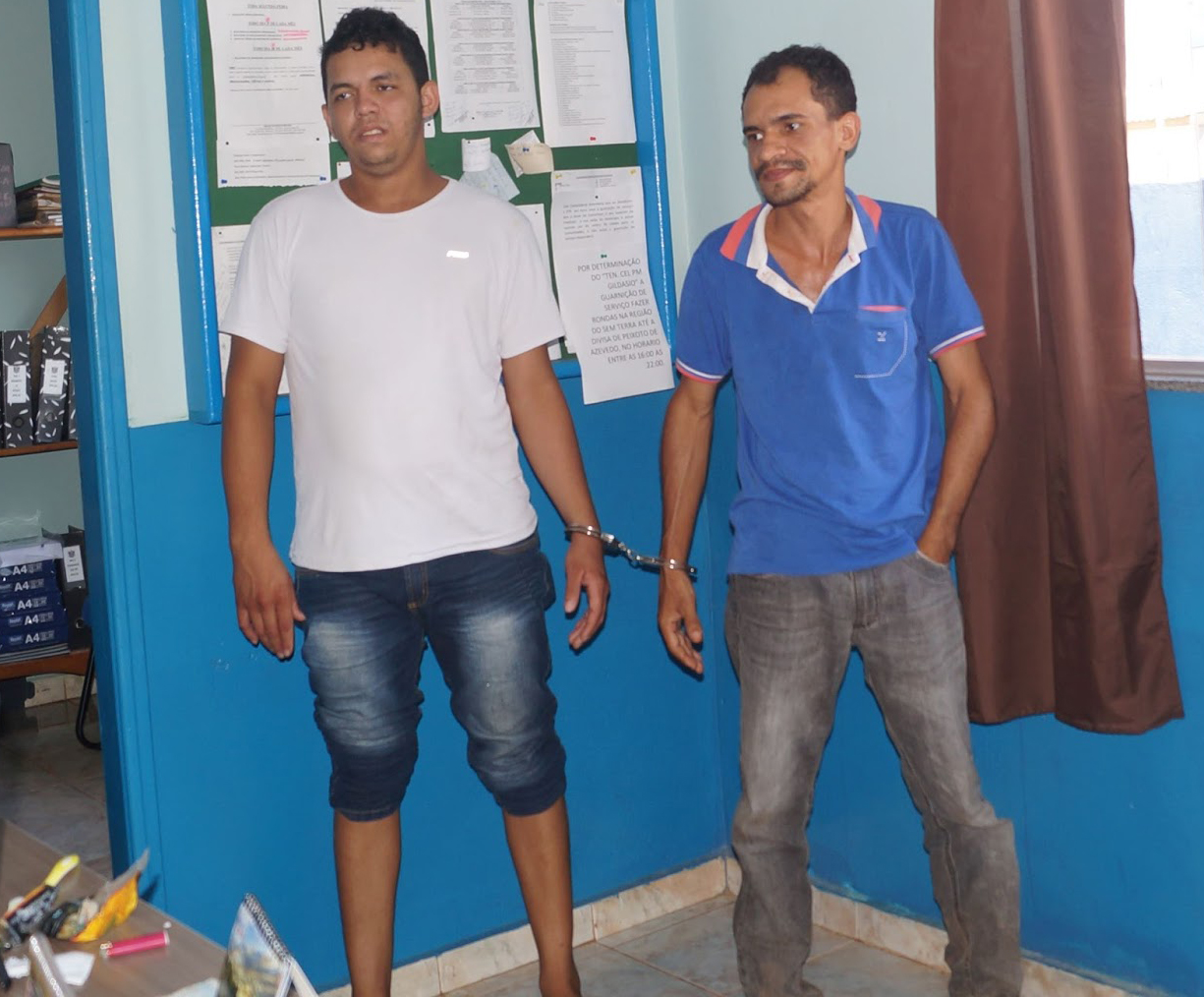 carro-pneu-destruido