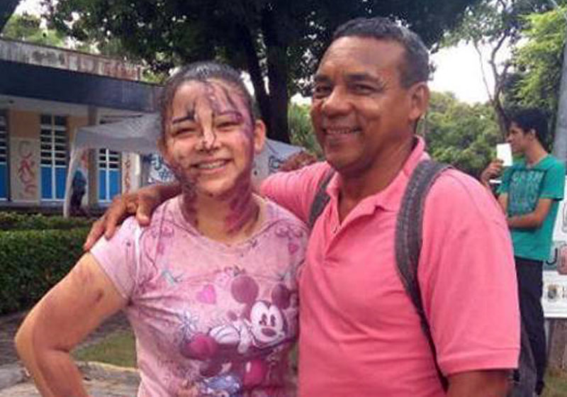 pai-filha-universidade-close