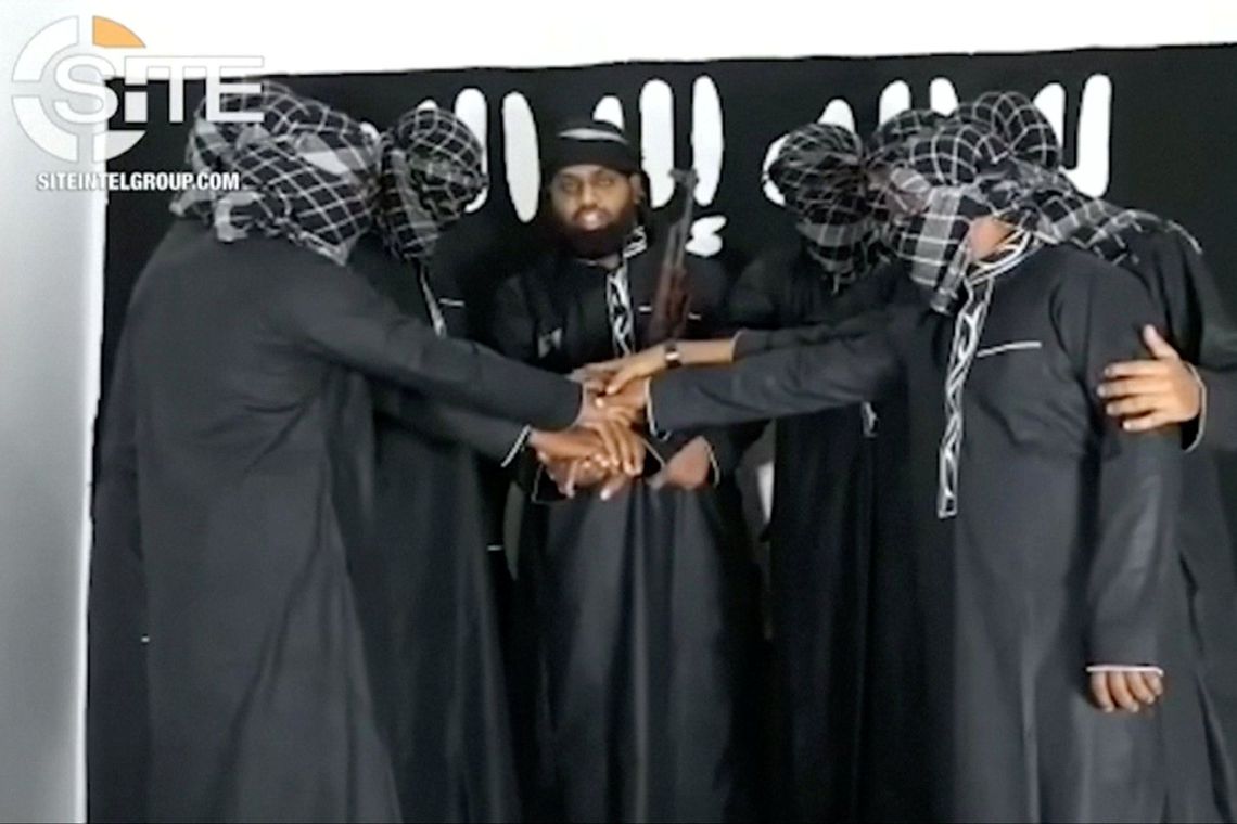 2019-04-24t033211z_1346135138_rc179420ecf0_rtrmadp_3_sri-lanka-blasts (1)