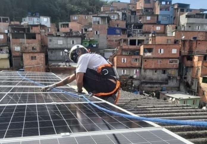 favela-marte-energia-solar-696x487