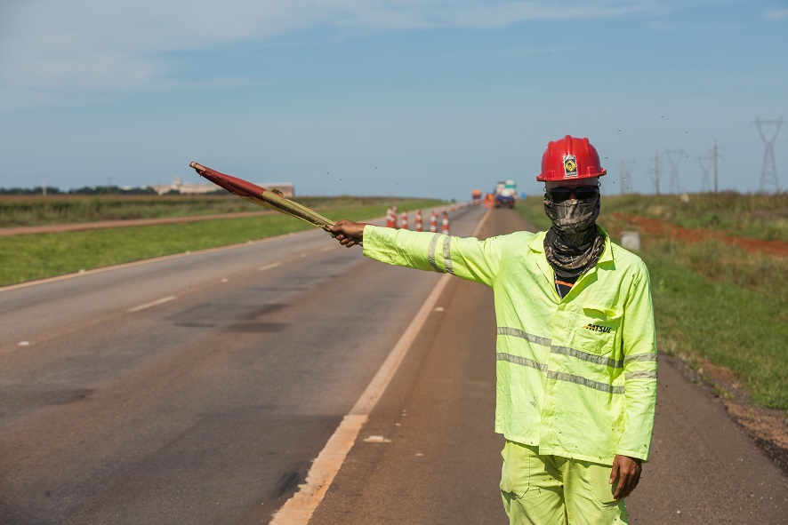 RODOVIA BLOQUEADA NOBRES