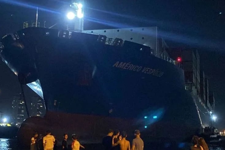 navio-encalhado navio encalhado