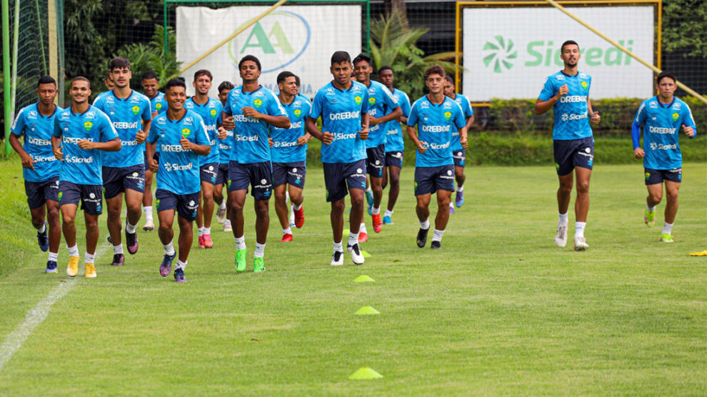treinamento-cuiabacc81-time-jogador-jogadores-dezembro-2022-assessoria-990x556-1