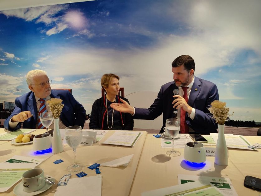 52829587719_3c5d3d95c2_b-838x630-1