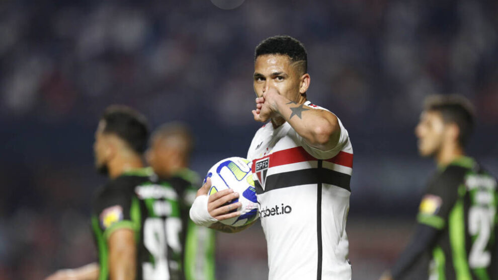 52838189280_47261c0bf8_o-1024x683-1-990x556-1