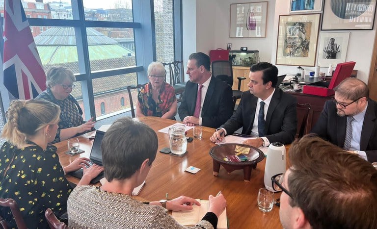 mapauk Fávaro no Reino Unido