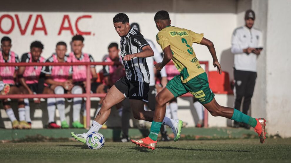 53073549414_a4237fcfbb_o-1024x683-1-990x556-1