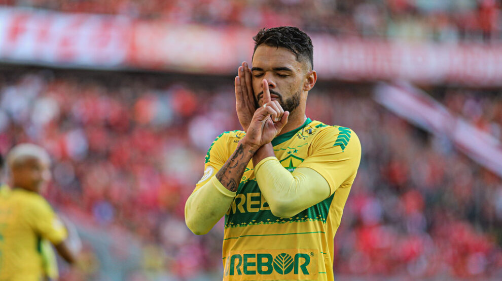 53080155690_e44bb63ddb_b-990x556-1