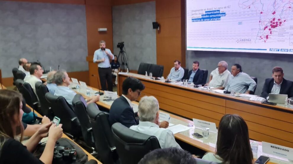 reuniao-porto-seco-3-990x556-1