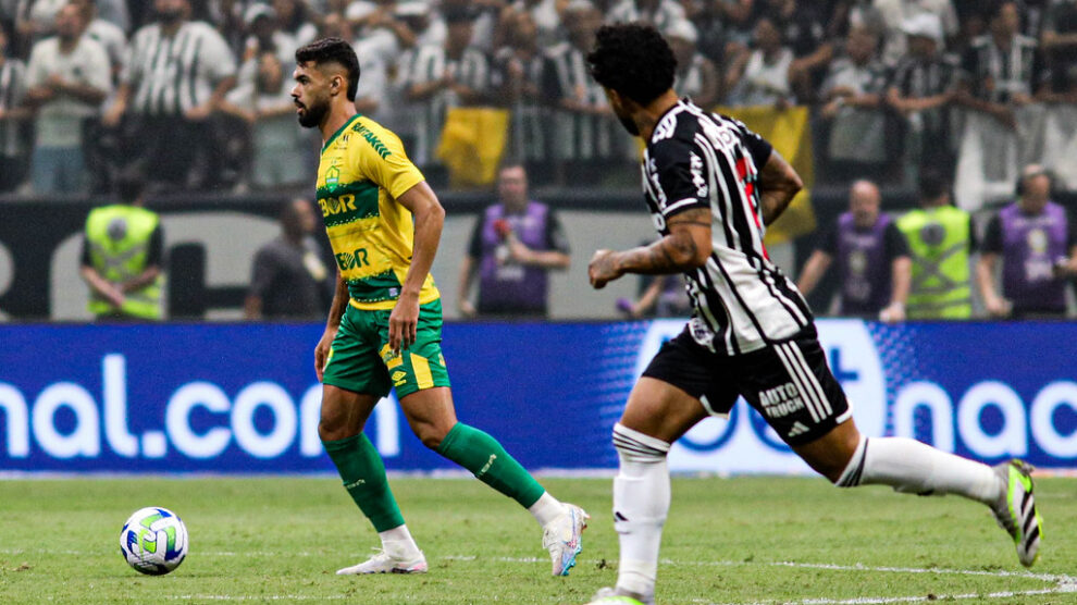 53208770156_0d721e5838_b-990x556-1