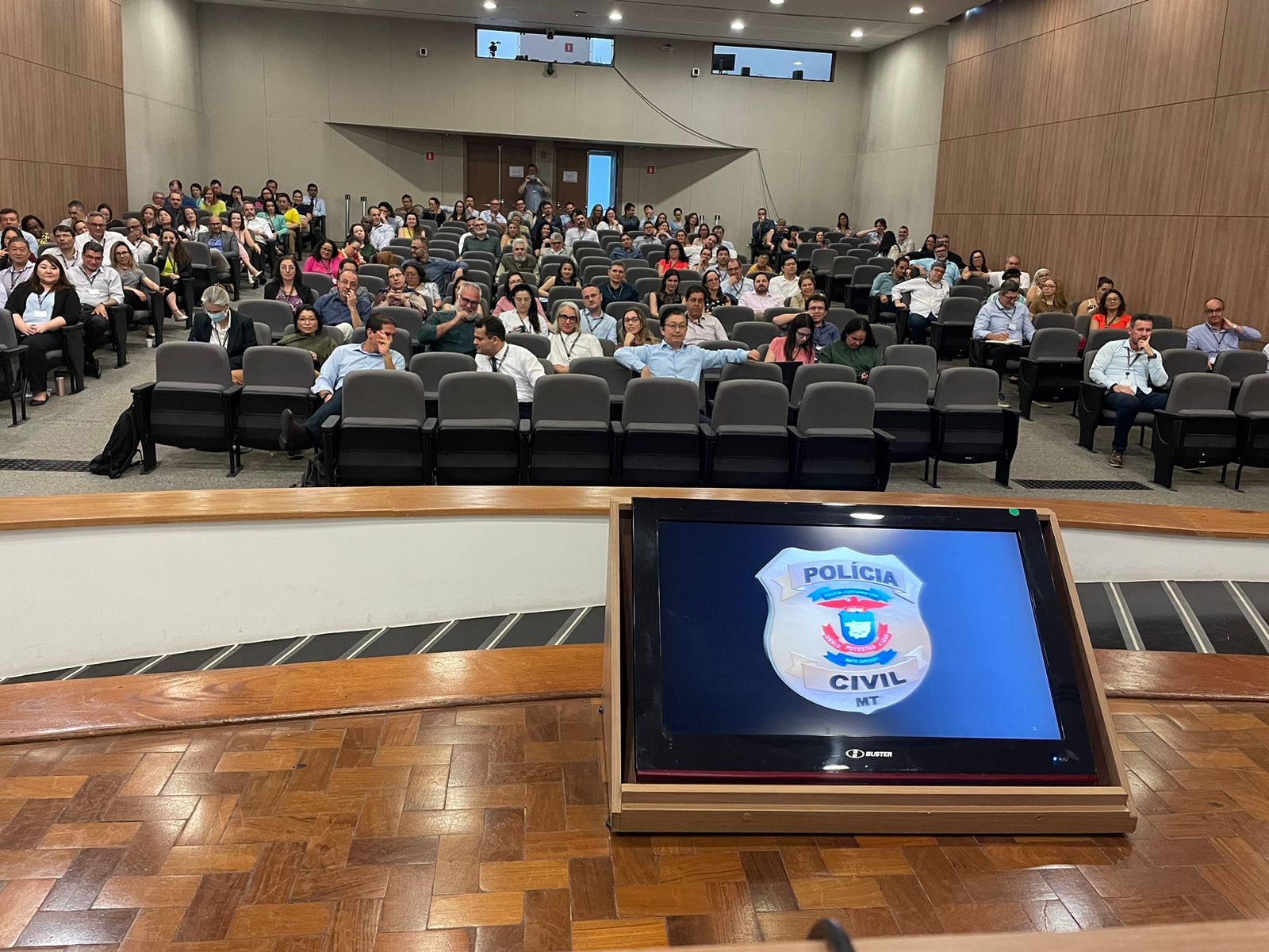 f1d9382b-d5b6-ba26-5631-df580cf528ab-1