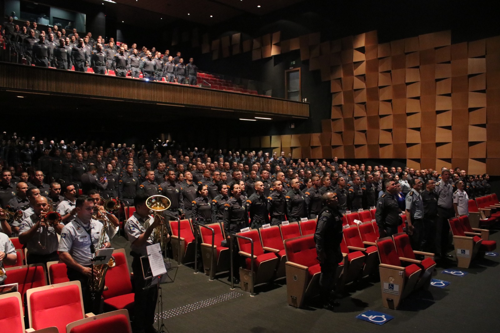 3040cab3-67a1-2e78-5447-2507ac58b74e-1