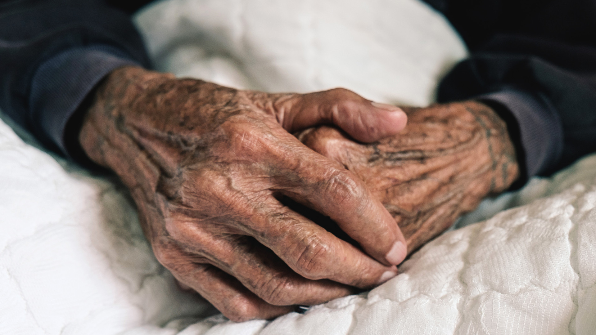 IDOSA MORREU AFIXIADA