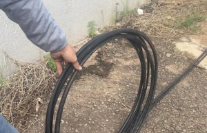 Fingindo ser funcionários de empresa de telefonia dois homens que furtavam fios de cobre são presos