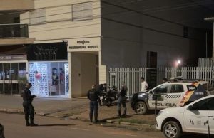 COLIDER: jovem de 15 anos é abordado praticando manobras perigosas em moto emprestada