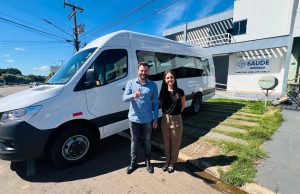 Prefeitura de Colíder entrega nova van para o transporte de pacientes da Saúde