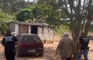Facção criminosa toma casa de vítima que vinha sendo extorquida e deixa um dos seus integrantes responsável pelo local