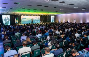 V Simpósio Técnico da Aprosoja MT: ex-Ministro da Agricultura se faz presente no 1º dia e acentua discussões sobre armazenagem