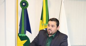 Vereador Bruno Patriota propõe Castra-Móvel para combater abandono de animais em Colíder