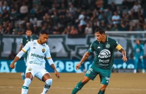 Cuiabá vence Chapecoense em jogo tenso e avança na tabela da Série B