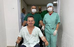 Na manhã desta segunda-feira(01) Virginia Mendes compartilha imagens de recuperação do governador após queda de 03 metros