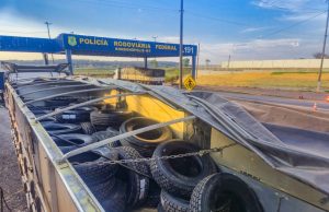Carga de pneus irregular transportada para cidade do Nortão de MT foi apreendida pela PRF