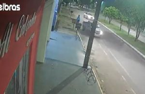 NORTE MT: vídeo mostra motorista atropelando idosa ao dar ré no veículo