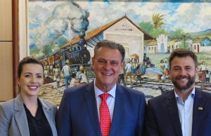 Benassi, Fávaro e Flavinha anunciam asfaltamento da estrada que liga ao P.A Veraneio em Colider