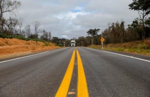 CORREDOR LOGÍSTICO: Sinfra já deu ordem de serviço para recuperação de 230 km de asfalto na MT-140