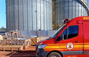 Dois trabalhadores morrem soterrados por milho em silo na zona rural em MT