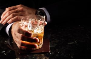 Após 22 mortes em SP, Ministério Público pressiona setor para evitar tragédia com bebidas falsificadas em MT