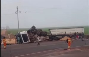 (VÍDEO) Grave acidente entre carretas na BR-163 na manhã desta quinta-feira(30)
