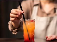 Metanol: estudantes criam canudo que muda de cor se a bebida for adulterada