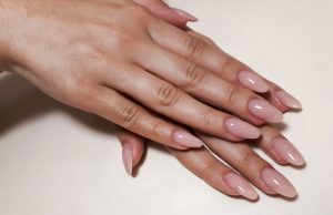 Saiba quais produtos de unha em gel a Anvisa suspendeu no Brasil