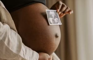 Sancionada Lei que amplia a licença-maternidade em até 120 dias após alta médica; saiba como funciona nova regra