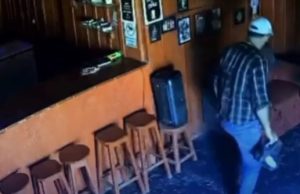 Marido de vereadora preso ao ser flagrado incendiando prostíbulo, deixa prisão após pagar fiança