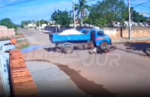 Motociclista morre em esmagado por caminhão em MT; vídeo