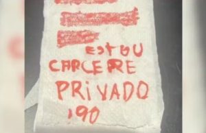 Funcionário encontra bilhete de socorro no papel higiênico e salva mulher agredida; “cárcere privado”