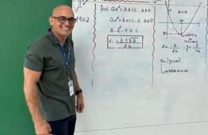 15 DE OUTUBRO DIA DO PROFESSOR: desafio do professor é chamar atenção dos estudantes durante aulas