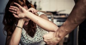 NORTE MT: homem é preso por agredir com socos, chutes e ameaçar a namorada