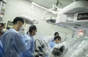 RECORDE MUNDIAL: cirurgião brasileiro opera paciente a 12 mil km de distância e entra para o Guinness