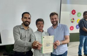 Força-tarefa da Prefeitura põe fim à espera de quase 30 anos e entrega quase 100 títulos de propriedade no Bairro Bom Jesus