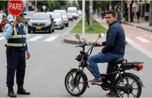 Bicicleta elétrica precisa de CNH e placa em 2026? Entenda a nova lei e as multas