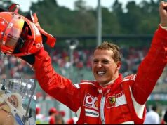 Michael Schumacher não está mais na cama e assiste F1 na TV, revela jornal inglês
