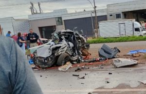 Três ficam feridos em acidente entre carro e caminhões na BR-163 na manhã desta quinta-feira(05)