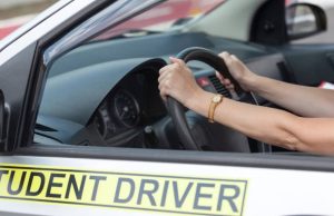 Projeto de lei propõe criar CNH só para carros automáticos