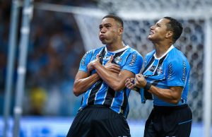 GOLEADA NO GRE-NAL: Grêmio dá passo decisivo rumo ao título gaúcho