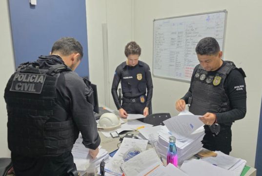 NORTÃO MT: Polícia Civil cumpre ordens judiciais contra empresa investigada por fraude em obras de escolas