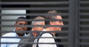 Bolsonaro recebe alta do hospital e chega em casa para cumprir prisão domiciliar